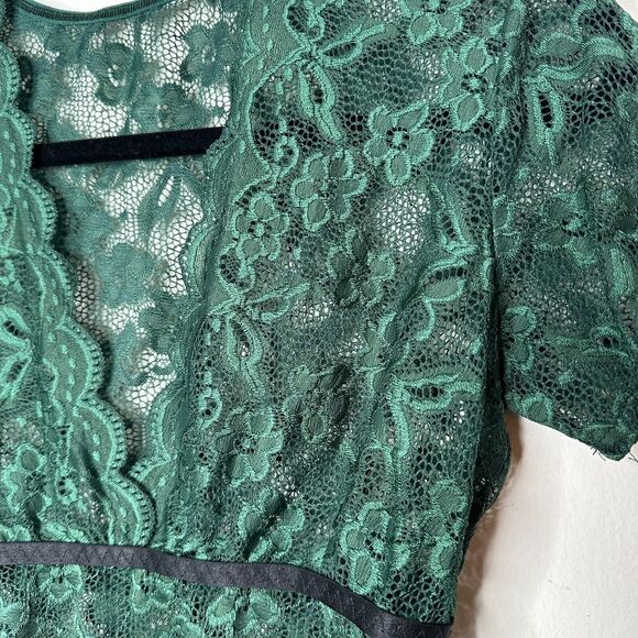 Stunning Sheer Emerald Green Floral Lace Deep V-Neck Short Sleeve Crop Top Small - Picture 3 of 8